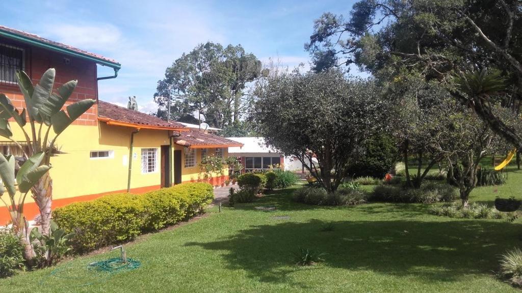 Finca Hotel La Ponderosa Рионегро Екстериор снимка