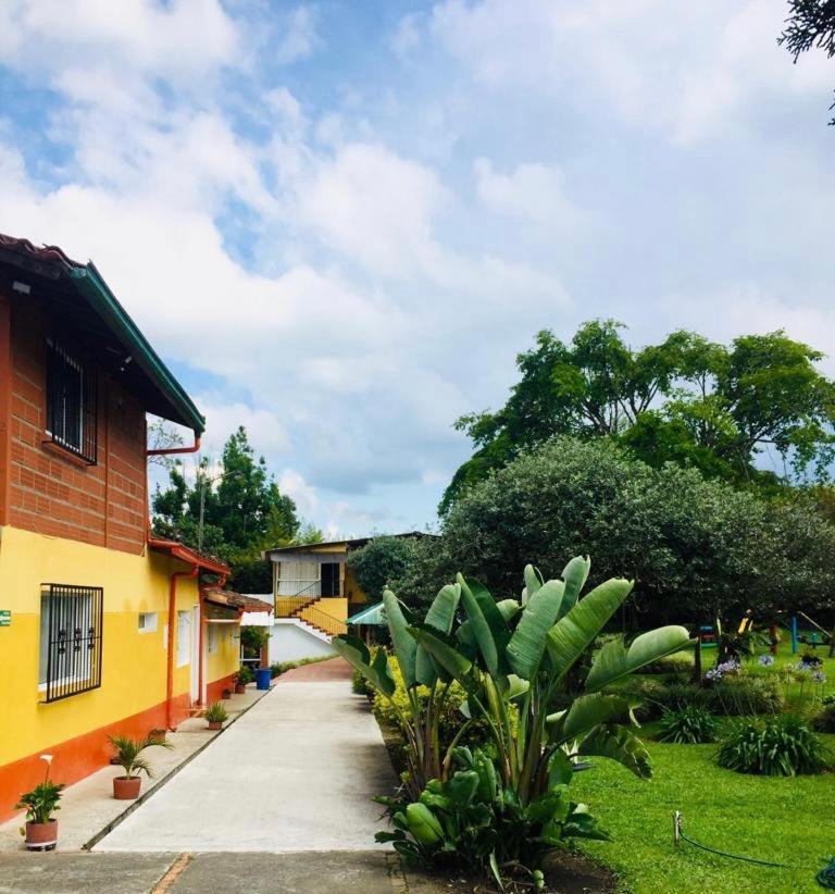 Finca Hotel La Ponderosa Рионегро Екстериор снимка
